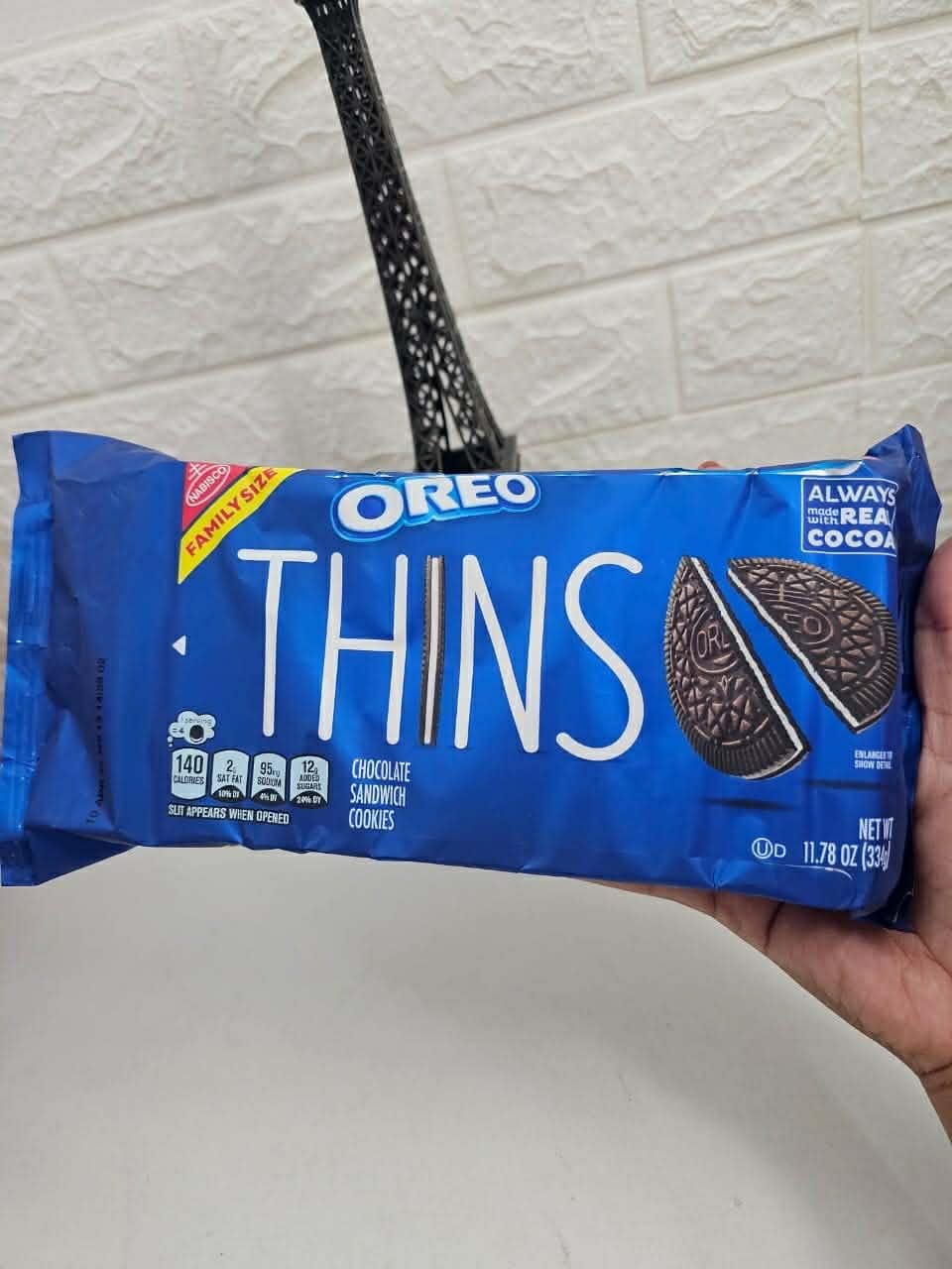 6721569e-cf66-4079-8c45-5bae371e2285 Oreo Thins Chocolate Sandwich Cookies – Family Size - Image 1